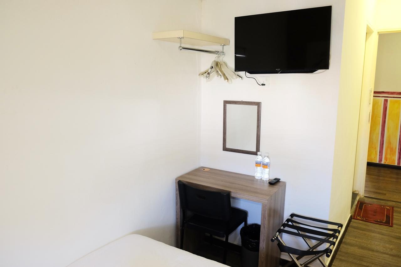 Natol Homestay - London Kuching Luaran gambar