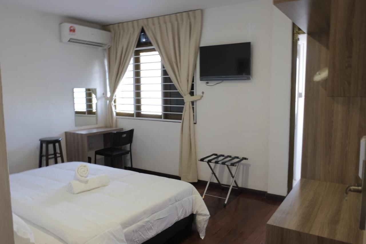 Natol Homestay - London Kuching Luaran gambar