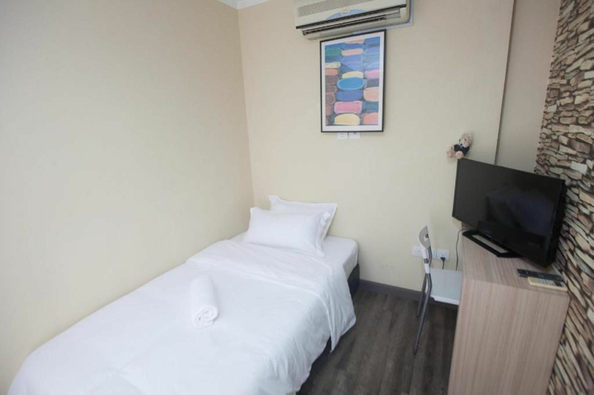 Natol Homestay - London Kuching Luaran gambar