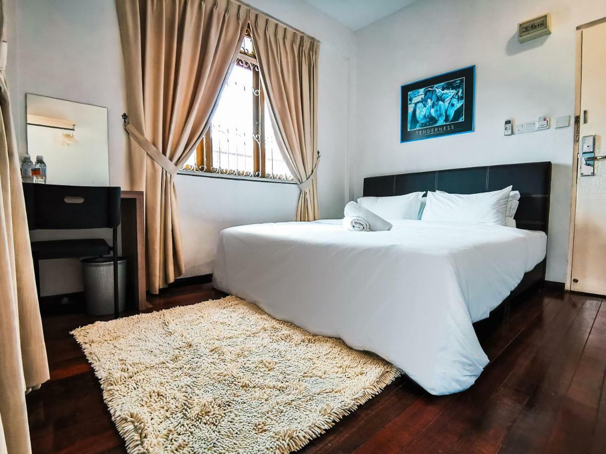 Natol Homestay - London Kuching Luaran gambar